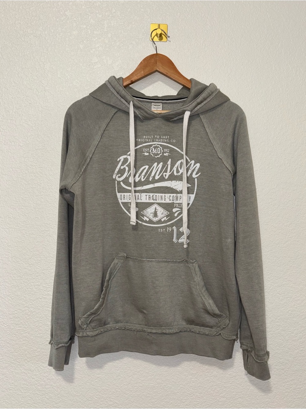 Relaxx Sage Gray Green Branson Graphic Hoodie Small